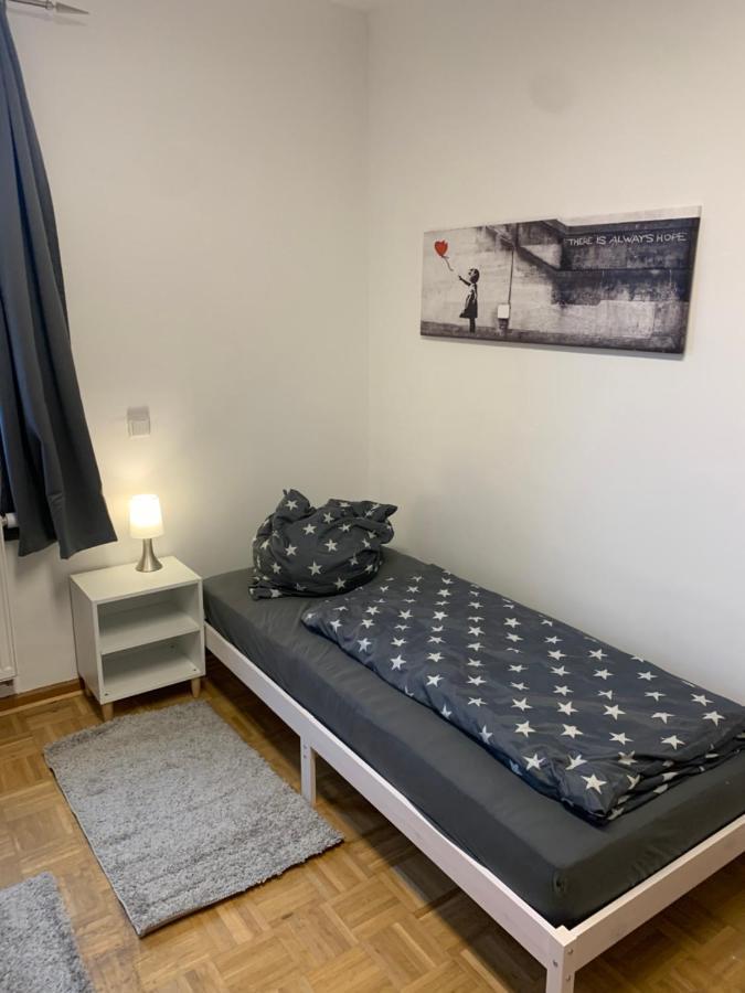 Mainpark Apartment 4 Schlafzimmer Bis Zu 10 Personen Direkt Ueber Aschaffapartment Bei Aschaffenburg Mainaschaff المظهر الخارجي الصورة