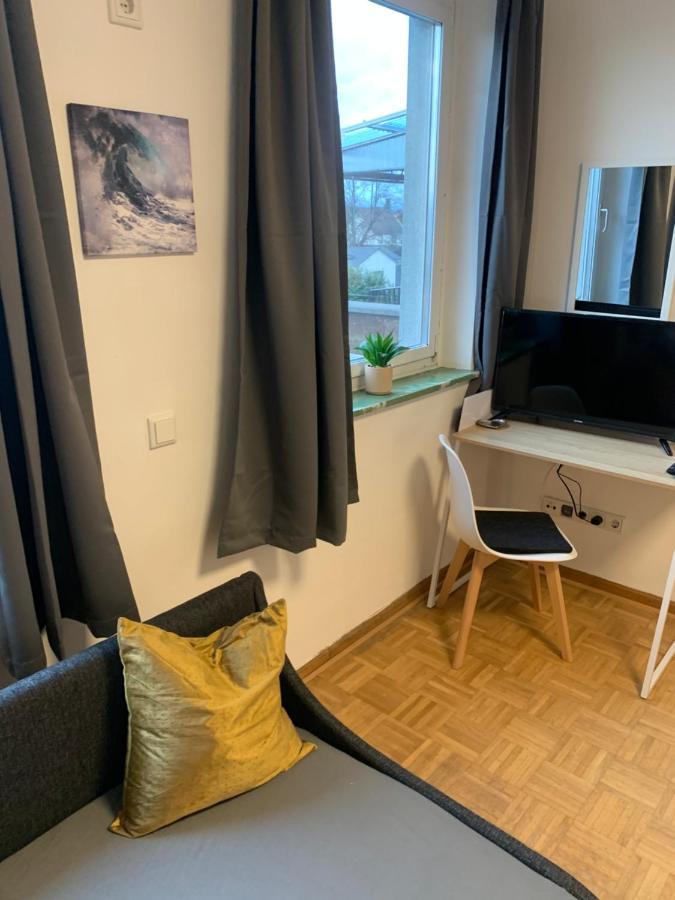 Mainpark Apartment 4 Schlafzimmer Bis Zu 10 Personen Direkt Ueber Aschaffapartment Bei Aschaffenburg Mainaschaff المظهر الخارجي الصورة
