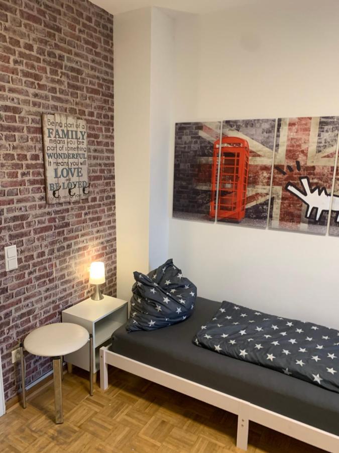 Mainpark Apartment 4 Schlafzimmer Bis Zu 10 Personen Direkt Ueber Aschaffapartment Bei Aschaffenburg Mainaschaff المظهر الخارجي الصورة