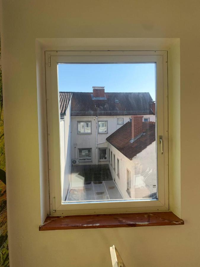 Mainpark Apartment 4 Schlafzimmer Bis Zu 10 Personen Direkt Ueber Aschaffapartment Bei Aschaffenburg Mainaschaff المظهر الخارجي الصورة